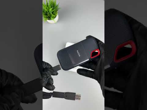 Sandisk 1TB portable SSD satisfying unboxing