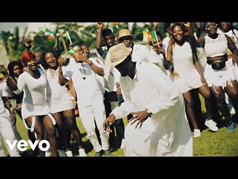 PETIT PAYS - C'EST LE MOMENT (OFFICIAL VIDEO)