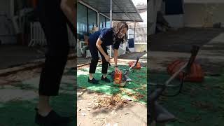 541RS เครื่องตัดหญ้าคนแก่ผู้สูงอายุและผู้หญิงใช้งานได้สบาย ฮุสวาน่า 085-087-1111 อมรอิเล็คทริค