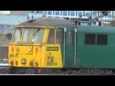 Freightliner's 86639 reverses at Crewe 28-11-11
