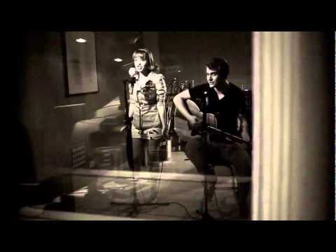 College 11 When Love Comes Around oficial