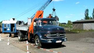 preview picture of video 'Deutz Raupe und Weserhütte Bagger in Sittensen am 1. Mai'