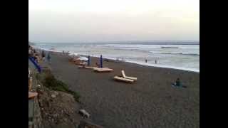 preview picture of video 'Batu bolong beach(hole stone) -Canggu-Kuta-Bali'
