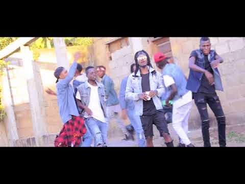 T f whayawhaya_ feia não  entra no plice (video by rich villas)