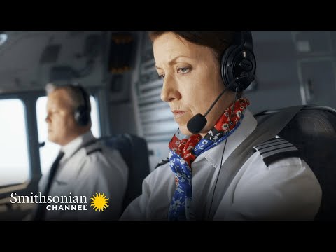 Flight 1380 Attempts a Dangerous Maneuver to Land in One Piece 🛬 Air Disasters | Smithsonian Channel