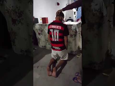 pastor Geraldo do Ceará orando pelo jovem que está aceitando Jesus como Salvador em Paraipaba