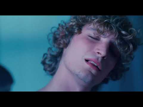 Les amours imaginaires (2010) - Pass This On