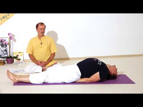 Fisch mit Ashwini Mudra - Yoga Asana Lexikon