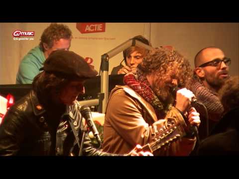 Q-music (NL): Di-rect & Kern Koppen - Say Something (live bij de Q-kerstkado actie)
