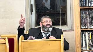 הרב אייל עמרמי/ האמונה נותנת כח לחיות (רדיו כל האמת) - התמונה מוצגת ישירות מתוך אתר האינטרנט יוטיוב. זכויות היוצרים בתמונה שייכות ליוצרה. קישור קרדיט למקור התוכן נמצא בתוך דף הסרטון
