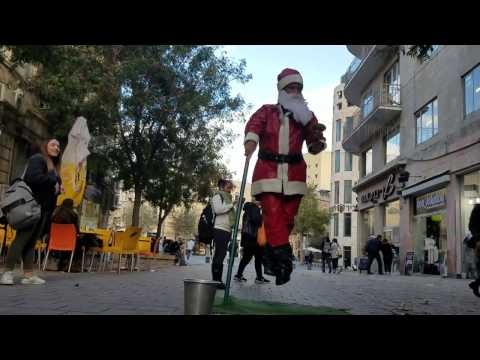 AMAZING SANTA street performance CHRISTMAS IN HOLY JERUSALEM