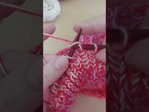 Stricktechnik Marling - Marled knitting: 2 Garne unterschiedlicher Farbe miteinander verstricken.