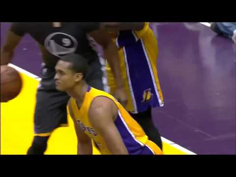Jordan Clarkson's putback dunk against Warriors (18/10(2015)