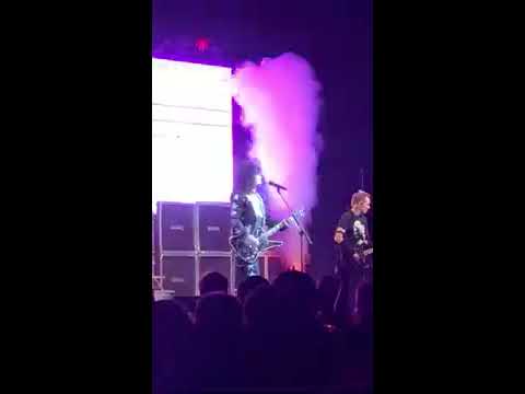 Похоже не впервой! Удивительное спокойствие!