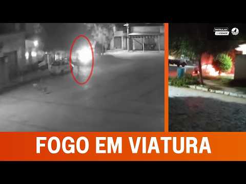 Vídeo mostra uma pessoa supostamente ateando fogo em viatura da PM