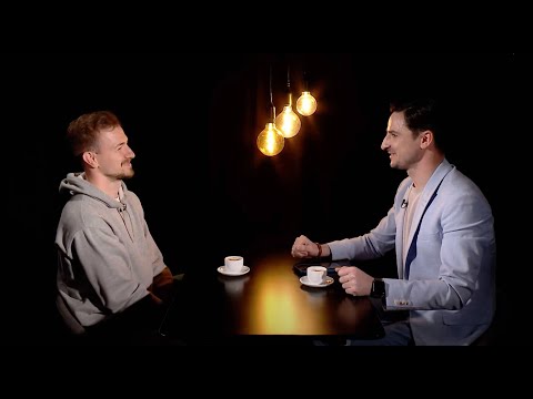 ISTORII CU TÂLC. MAHAYA/MIHĂIŢĂ CHIRIAC, ARTISTUL CARE ÎȘI TRANSFORMĂ TRĂIRILE ÎN MUZICĂ ȘI MESAJ