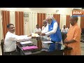PM Modi Nomination Update: CM Yogi का साथ...चारों ओर कमांडोज़! मोदी ने इस धाकड़ स्टाइल में भरा नामांकन - Video