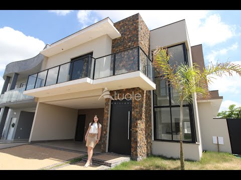 Casa de condomínio ampla, atual e muito confortável no Olívio Franceschini, para dias inspiradores.