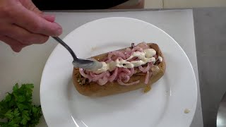 לחמנייה אגרנית,שווארמה הודו,קולסלואו,בצל בסומק,טחינה ופטרוזיליה,חלק ג