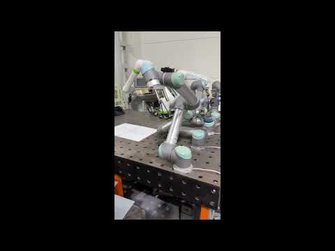 2011 Universal UR-6-85-5-A Robot  