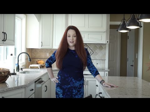 download lagu mp3 mp4 Elaines Kitchen, download lagu Elaines Kitchen gratis, unduh video klip Elaines Kitchen