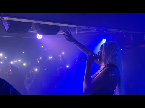 Jamilah Barry - Beast. (Live In Leeds)