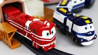 preview picture of video '로봇트레인 알프 하우스 레일세트 장난감 미니특공대 로보카폴리 타요 또봇 Robot Trains Toys Alf House rail set Unboxing'