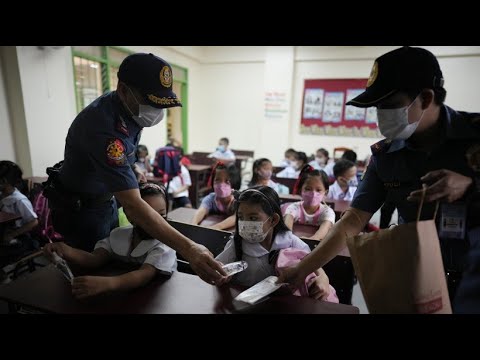 Two years of Corona break: Filipino children go back to school