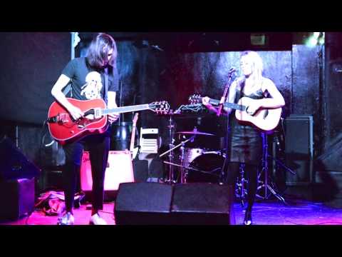 Sirens live at 93 Feet East