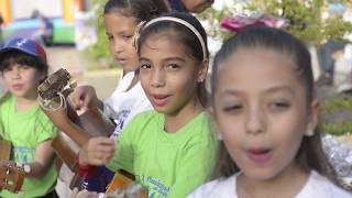 Músicos venezolanos toman el cuatro y entonan “Despacito”