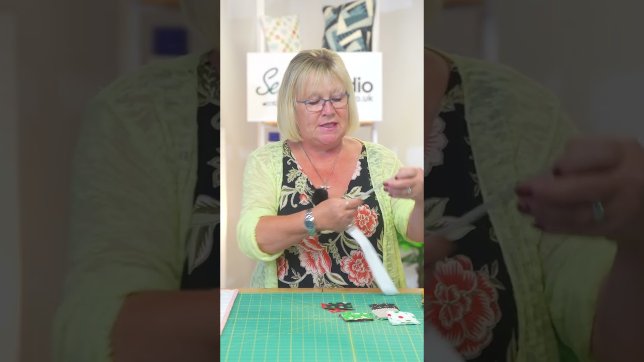 Beginners Mini Quilt Tutorial  #sewing #minicharm #quilting #quilttutorial