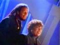 Roberta Flack & Maxi Priest - Set The Night To Music [Video]