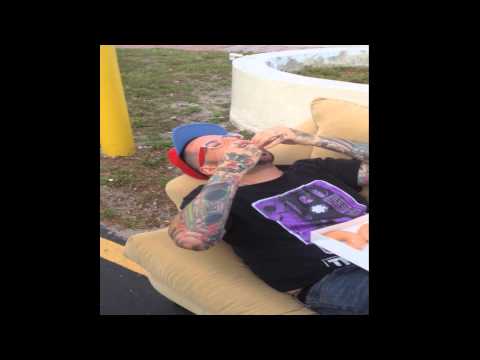 DJ SNIPS & LEX ONE HIT UP A KRISPY KREME