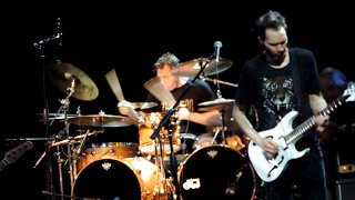 Paul Gilbert - I can Destroy / Walking on the Moon / Better Chords / Drum Solo