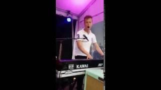Robie Jonas - Musician, Singer, Dj / Geburstags Parties und Hochzeiten, Firmas E