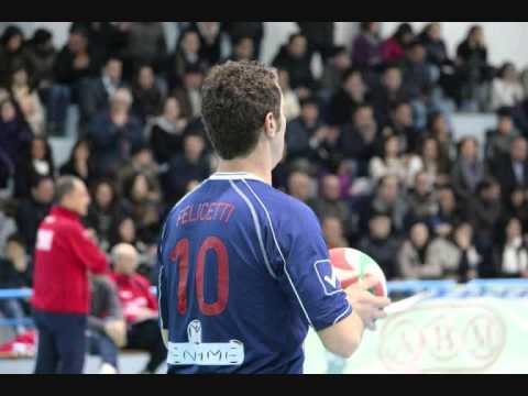 VIRTUS,tante persone con una sola passione..