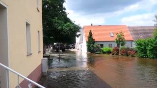 preview picture of video 'Amphibienfahrzeuge im Hochwassereinsatz 2013 - Bereich Groß Rosenburg / Breitenhagen  Tei l 2'