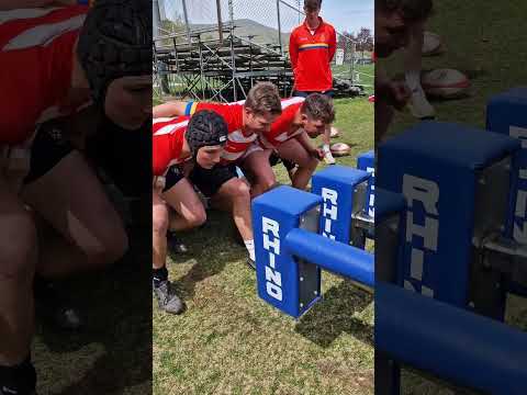 ENGLAND RUGBY SCRUM VS AMATURE RUGBY SCRUM