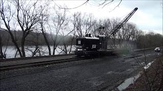 preview picture of video 'NS (American) Crane on the NS PITTSBURGH LINE'