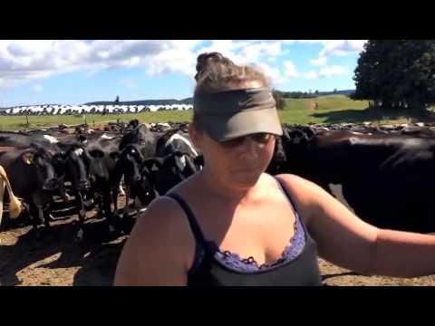 Download Cleaning My Shed Farmin Britt.3gp .mp4 | Codedwap