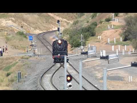 707 Operation Train With MK1 Vline Y127 And R707