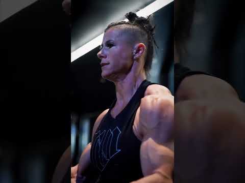 Tough Girl 💪 #shorts #fitness #BodyBuildingDay