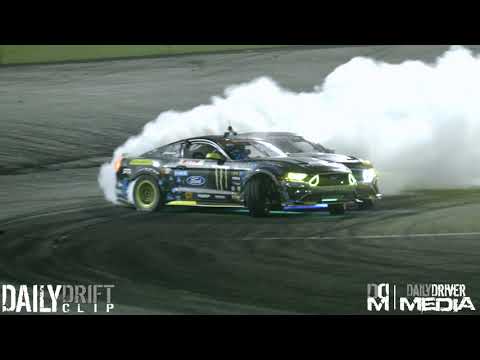 Formula Drift Orlando - Chelsea DeNofa vs Vaughn Gittin Jr. INSANE TANDEM