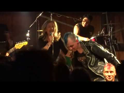 annette benjamin und razor smilez - lederhosentyp (hans-a-plast), live, höhnie party 2018, ujz peine