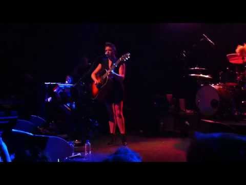 Natalie Maines covers Patty Griffin "Please don't let me die in Florida" at the El Rey