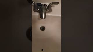 Gurgling sink