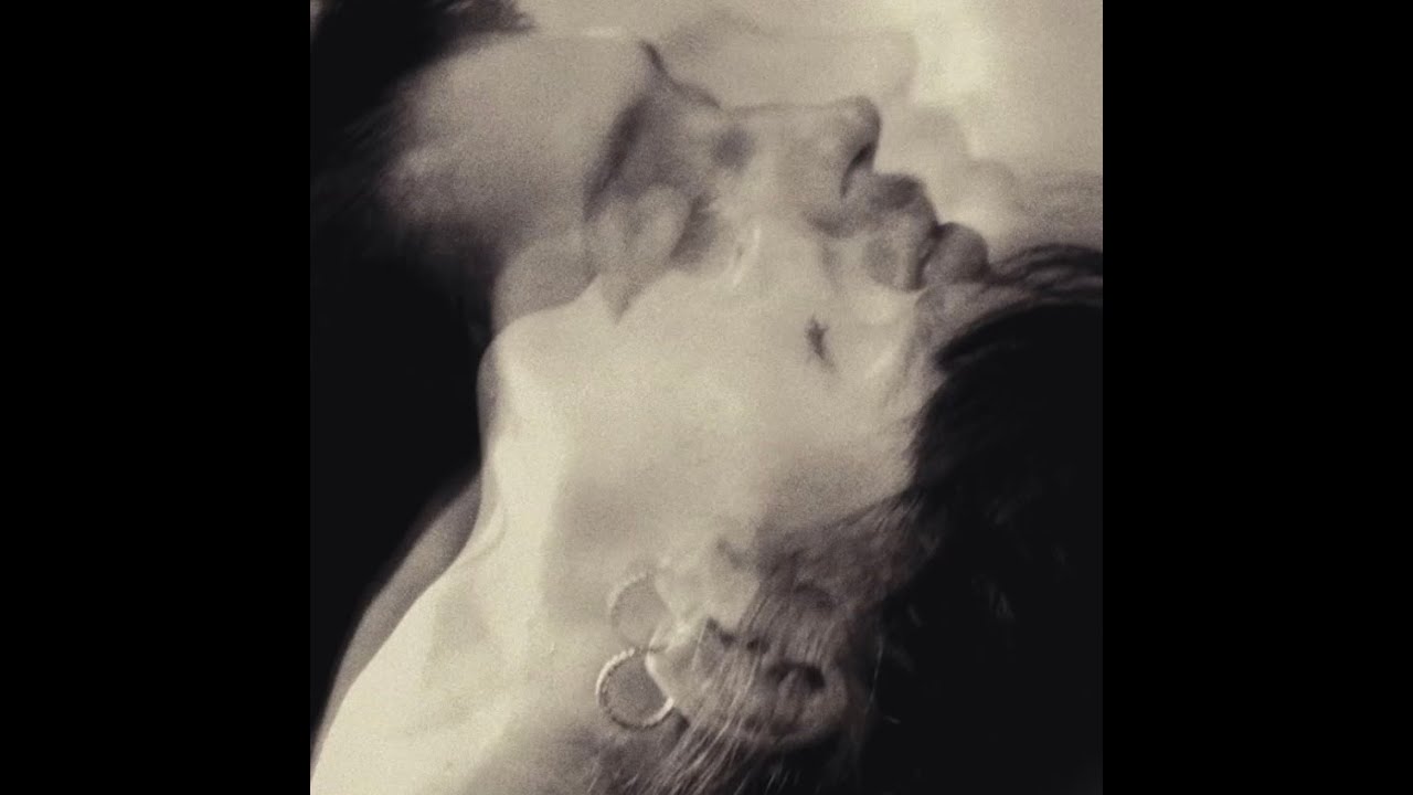 NadaMás – Hold On (Official Video)