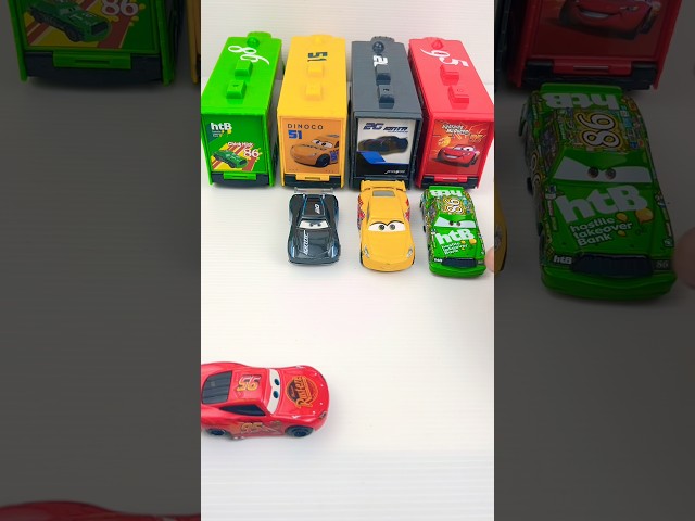 Vídeo relacionado con Disney Store Official, Disney Pixar Cars, Rayo Mcqueen y Mate, Set Juguetes de Carreras, 2 Coches coleccionables a Escala, Movimiento por Retroceso
