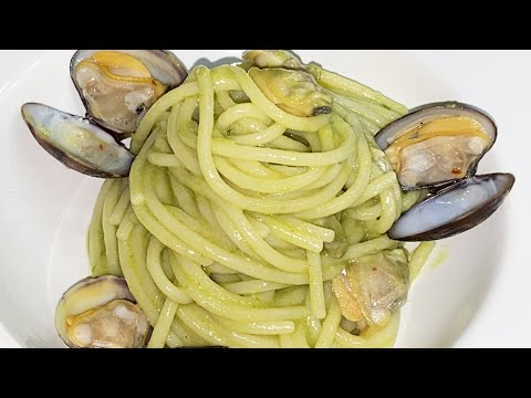 SPAGHETTI ALLE VONGOLE CON CREMA DI FRIGGITELLI