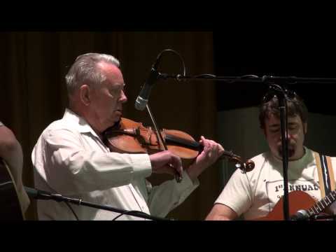 Hugie Smith provides Entertainment at the 2013 Oroville Fiddle Championships